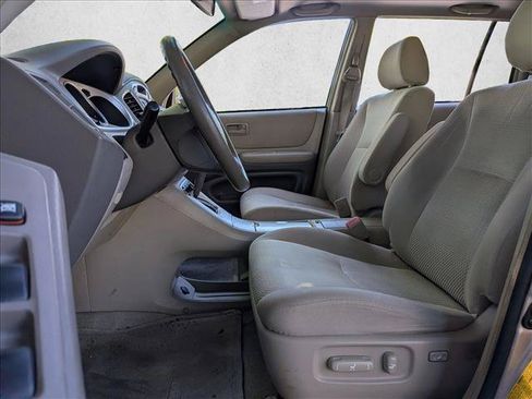 Used 2004 Toyota Highlander 4WD V6 image 14