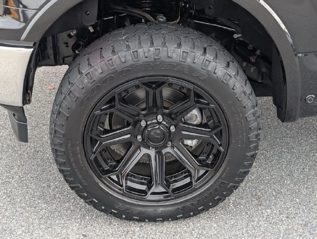 Used 2018 Ford F150 Lariat w/ Equipment Group 502A Luxury AWD/4WD image 15