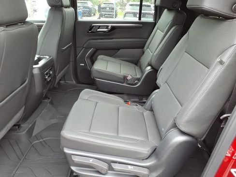New 2026 Chevrolet Suburban LT w/ Comfort Package AWD/4WD image 9
