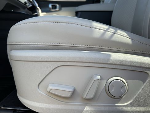 Used 2025 Kia Sorento S w/ Panoramic Sunroof Package FWD image 23