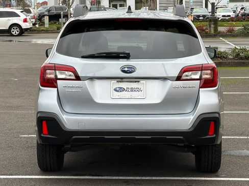 Used 2019 Subaru Outback 2.5i Premium image 5