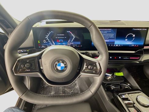 Used 2025 BMW 530i xDrive w/ Premium Package image 11