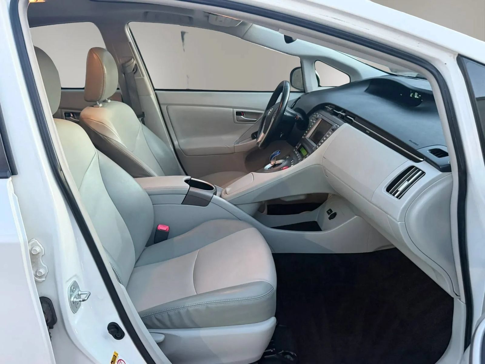 Used 2012 Toyota Prius Four w/ Deluxe Solar Roof Pkg FWD image 20