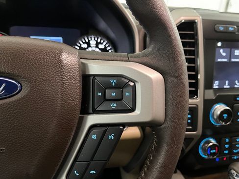 Used 2019 Ford F150 Lariat w/ Equipment Group 502A Luxury AWD/4WD image 31