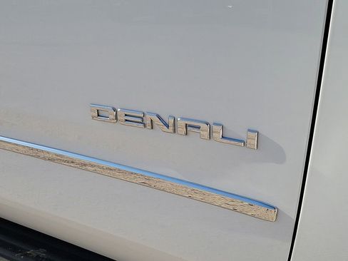 Used 2016 GMC Yukon Denali w/ Open Road Package image 13