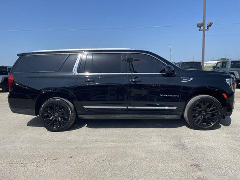 Used 2021 GMC Yukon XL SLT w/ SLT Luxury Plus Package RWD image 3