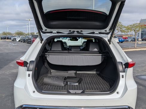Certified 2024 Toyota Venza XLE AWD/4WD image 21