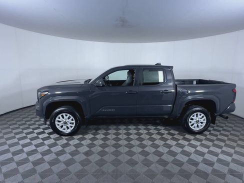 Used 2024 Toyota Tacoma SR5 AWD/4WD image 5