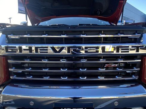 Used 2022 Chevrolet Silverado 2500 LTZ w/ LTZ Premium Package image 31