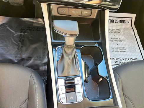 Used 2024 Hyundai Tucson SE image 16