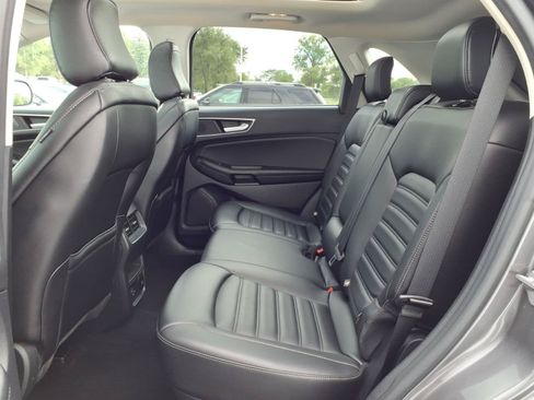 Certified 2022 Ford Edge SEL w/ Convenience Package AWD/4WD image 9