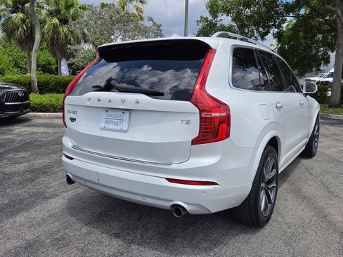 Used 2019 Volvo XC90 T5 Momentum w/ Protection Package Premier FWD image 9