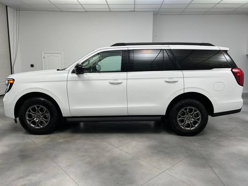 Used 2025 Ford Expedition Active RWD image 5