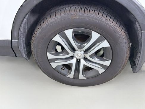 Used 2017 Toyota RAV4 LE AWD/4WD image 26