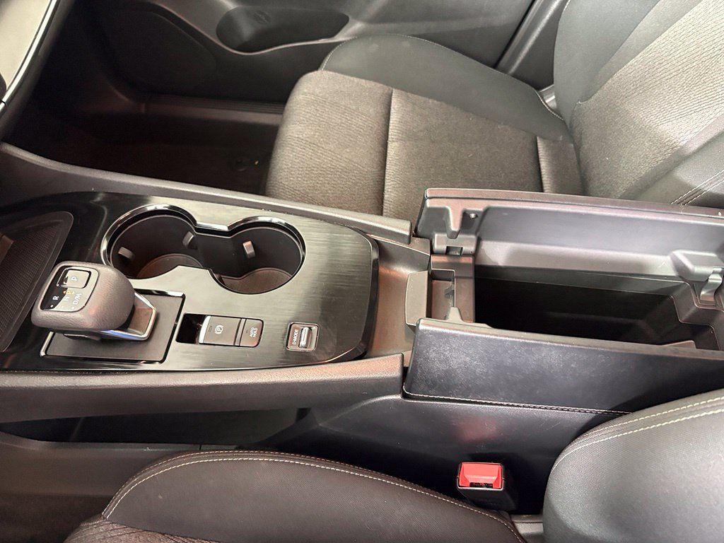 Used 2024 Nissan Rogue SV FWD image 31