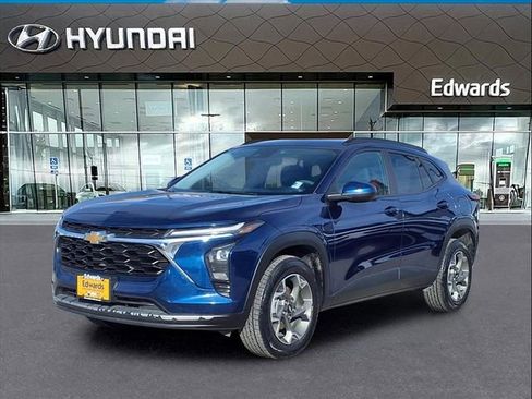 Used 2024 Chevrolet Trax LT image 1