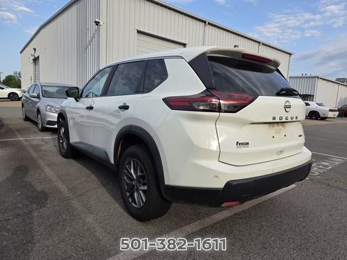 Used 2025 Nissan Rogue S AWD/4WD image 2