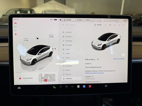 Used 2023 Tesla Model 3 Standard Range image 2