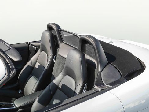 Used 2024 Porsche 718 Boxster image 7