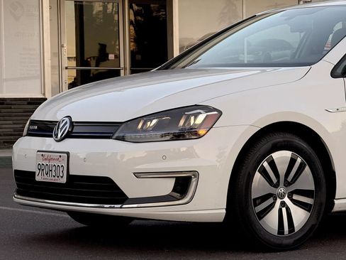 Used 2016 Volkswagen e-Golf SEL Premium FWD image 4