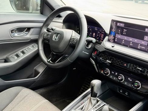 Used 2023 Honda Accord Sport image 8