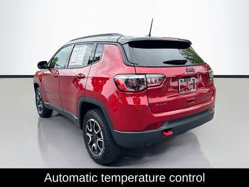 Used 2025 Jeep Compass Trailhawk AWD/4WD image 5