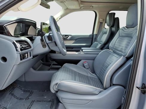 Used 2024 Lincoln Navigator L Black Label AWD/4WD image 4