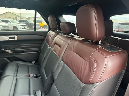 Used 2024 Ford Explorer Platinum w/ Technology Package image 23