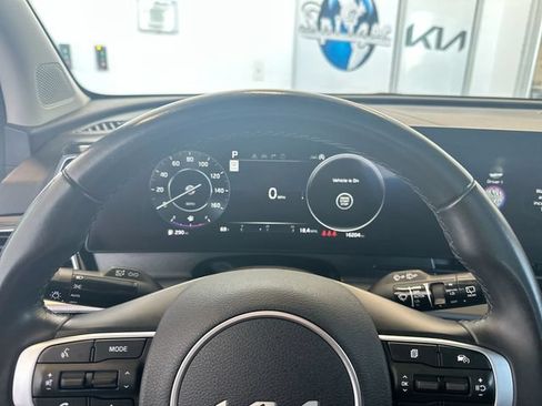 Certified 2023 Kia Sportage SX FWD image 12