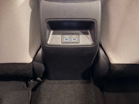 Used 2025 Toyota Corolla LE FWD image 29