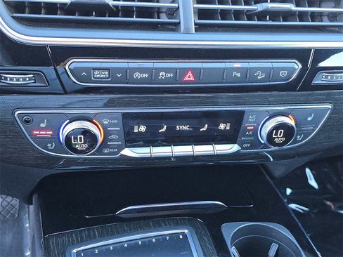 Used 2018 Audi Q7 3.0T Premium Plus w/ Premium Plus Package image 32