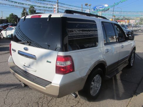 Used 2014 Ford Expedition XLT w/ Equipment Group 202A AWD/4WD image 4