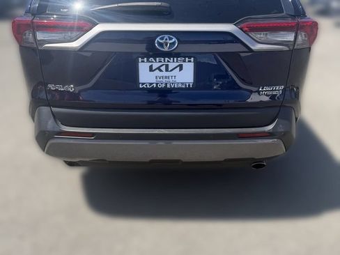 Used 2019 Toyota RAV4 Limited AWD/4WD image 6