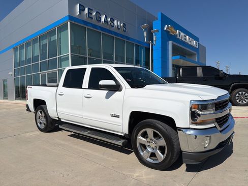 Used 2016 Chevrolet Silverado 1500 LT w/ Texas Edition image 6