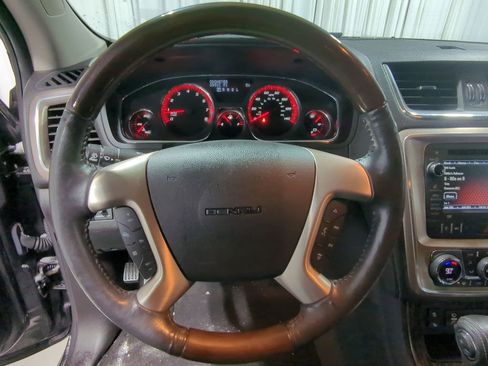 Used 2015 GMC Acadia Denali image 39