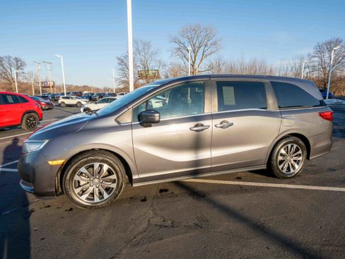Used 2024 Honda Odyssey EX-L image 3