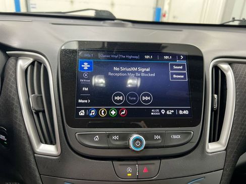 Used 2025 Chevrolet Malibu LT FWD image 14