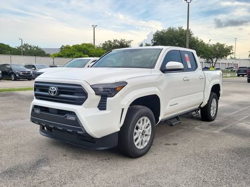 Used 2026 Toyota Tacoma SR5 AWD/4WD image 2