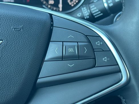 Used 2025 Cadillac XT5 Luxury w/ LPO, Red Accent Package image 33