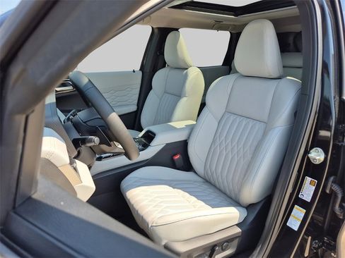 New 2025 Mitsubishi Outlander SEL image 10