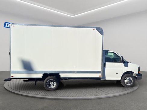 New 2025 Chevrolet Express 3500 w/ Power Convenience Package image 5