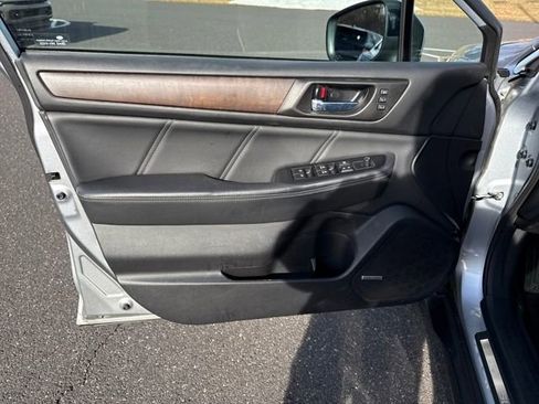 Used 2018 Subaru Outback 2.5i Limited image 15