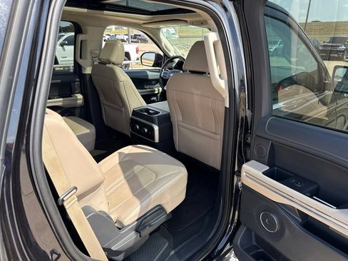 Used 2024 Ford Expedition Limited AWD/4WD image 13