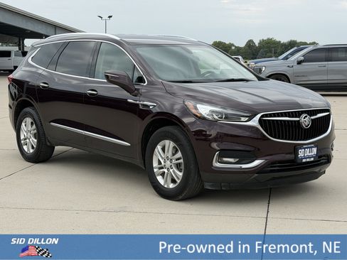 Used 2018 Buick Enclave Essence FWD image 2