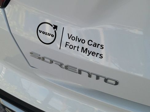 Used 2023 Kia Sorento S FWD image 9