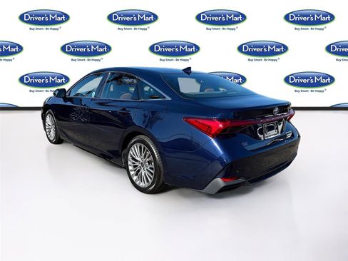 Used 2022 Toyota Avalon Limited image 5