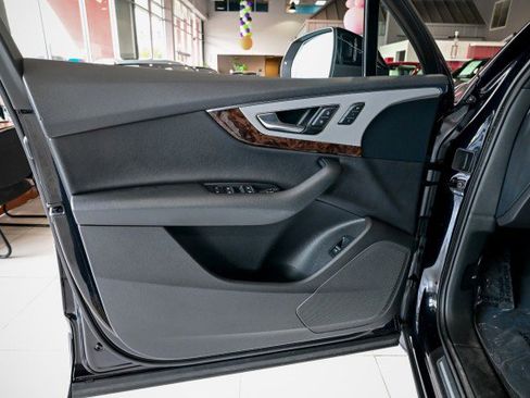 Used 2019 Audi Q7 2.0T Premium w/ Cold Weather Package image 15