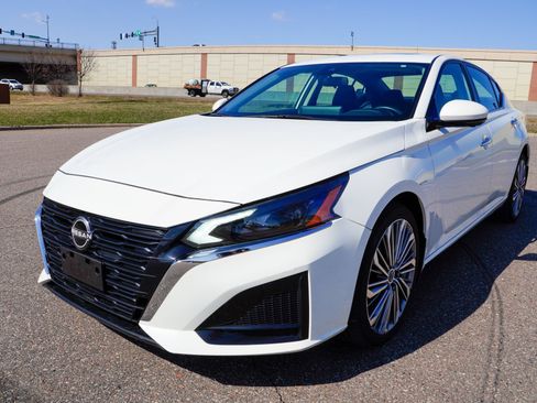 Used 2023 Nissan Altima 2.5 SL AWD/4WD image 8
