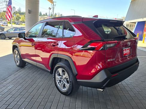 Used 2024 Toyota RAV4 XLE w/ Convenience Package image 7