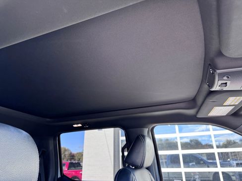 Used 2022 Ford F250 Lariat w/ Black Appearance Package image 19